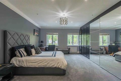 132 Coombe Lane West, Kingston Upon Thames, KT2 7DD
