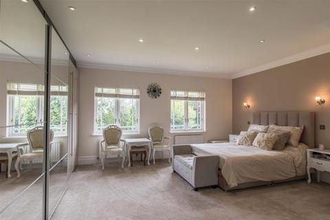 132 Coombe Lane West, Kingston Upon Thames, KT2 7DD