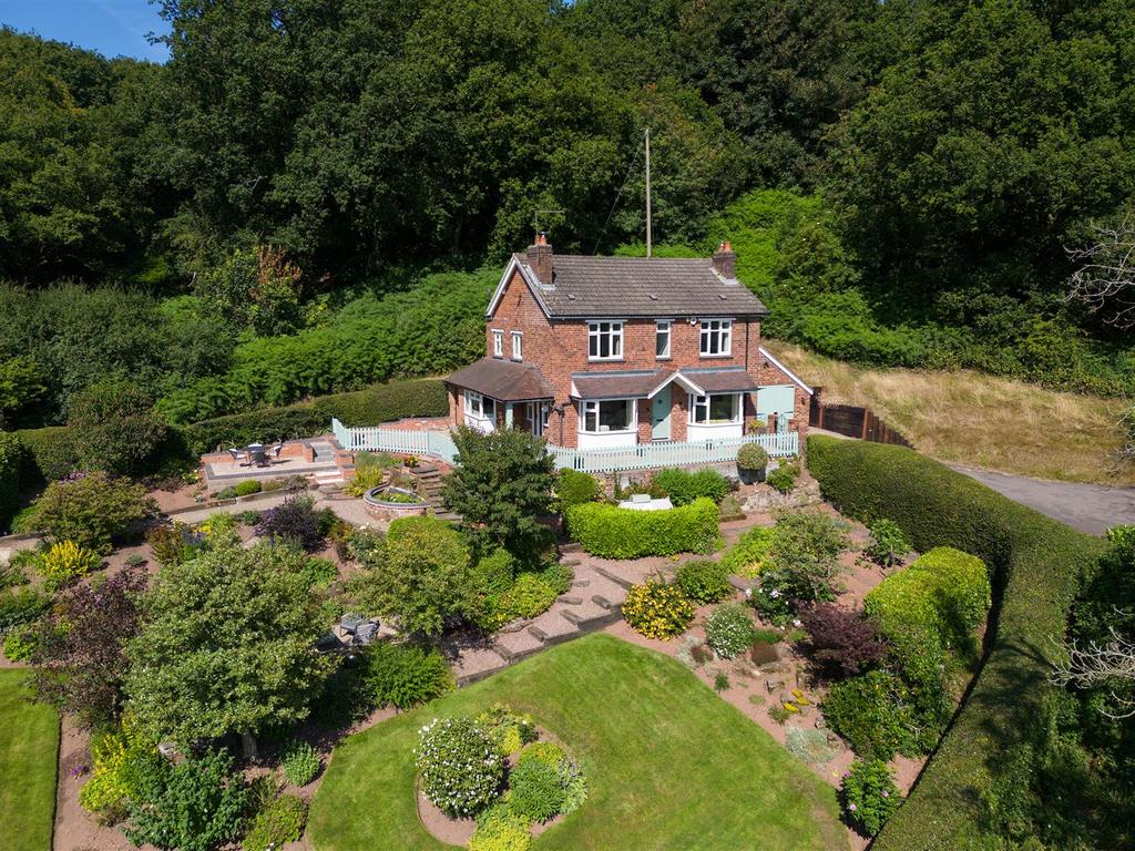 LAGV Hillside Cottage.jpg