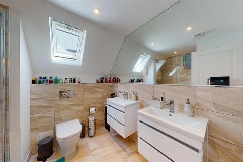 5 Roedean Close, Folkestone, CT19 5UY