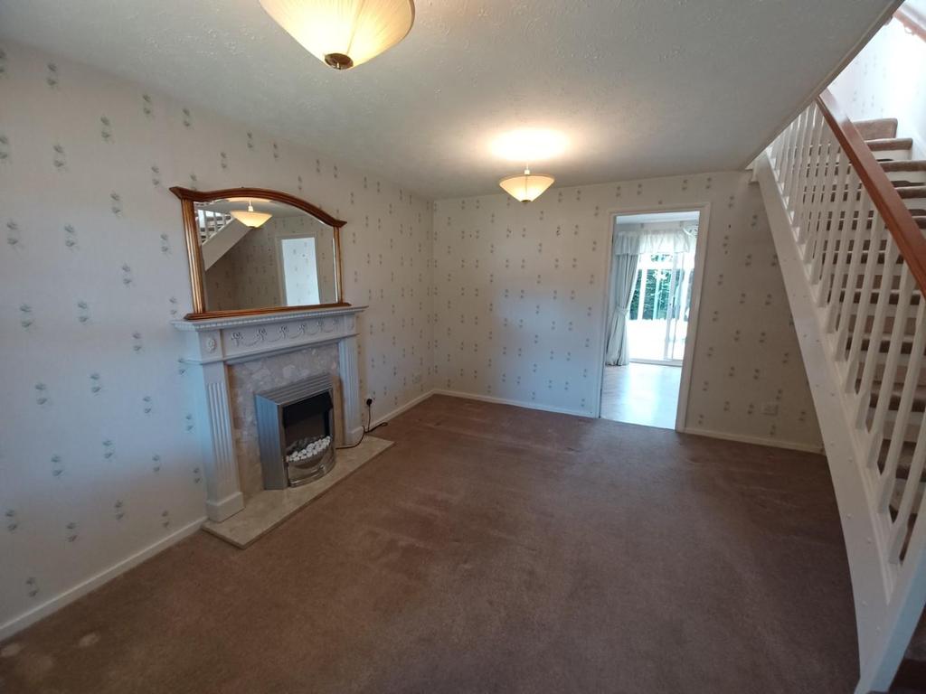Ashwell Drive, Shirley, Solihull 2 bed house £975 pcm (£225 pw)