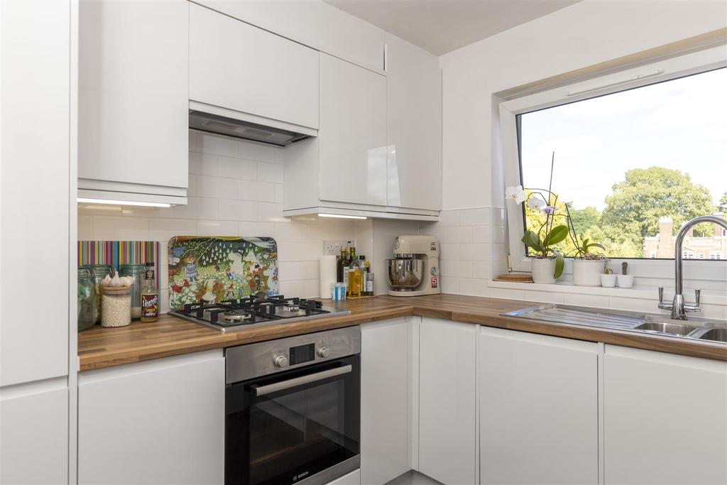 Fitted kitchen