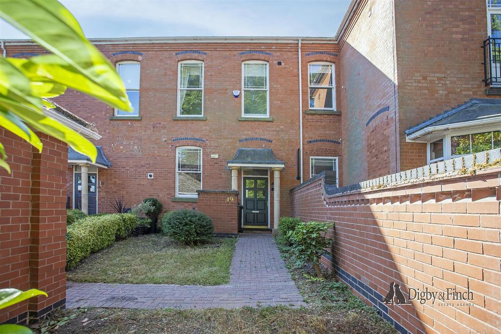 Westminster Drive, RadcliffeOnTrent, Nottingham 2 bed house £300,000