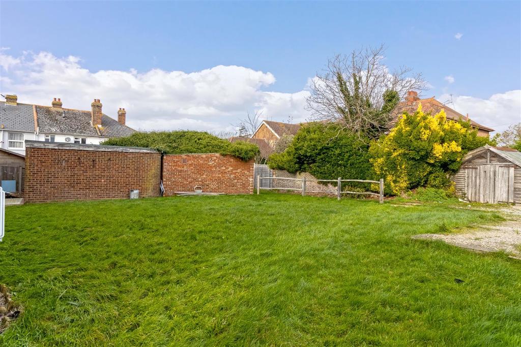 Middle Road, Lancing Studio for sale £115,000