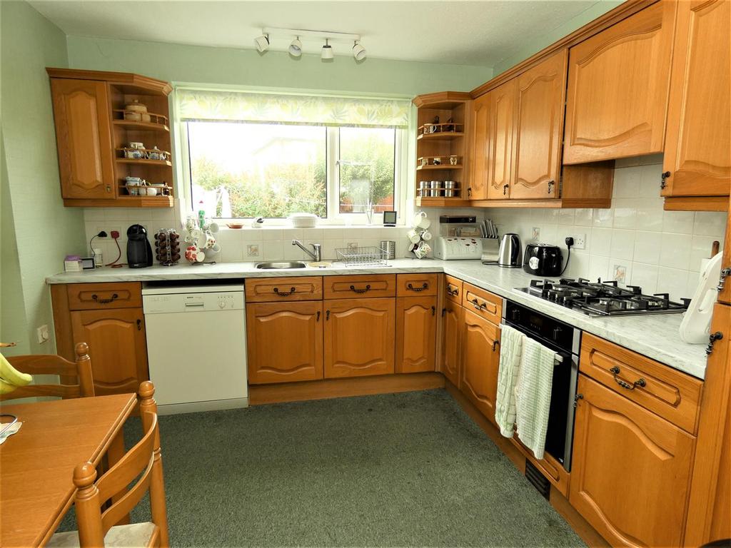 Neasdon Crescent, Tynemouth 4 bed semidetached house £385,000