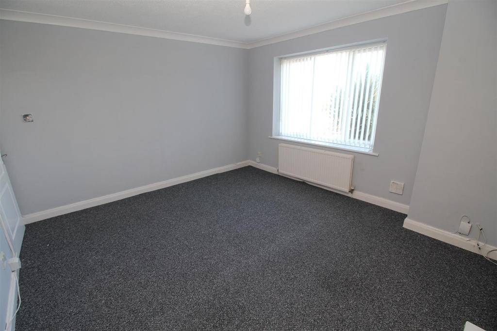 Poplar Street Greenock 2 bed flat £415 pcm (£96 pw)