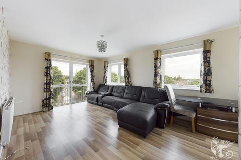 2 bedroom flat for sale - The Chase, Grays