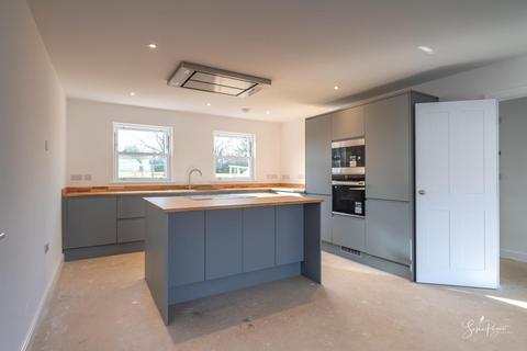 3 bedroom semi-detached house for sale, 2 Spencer Park, Ryde