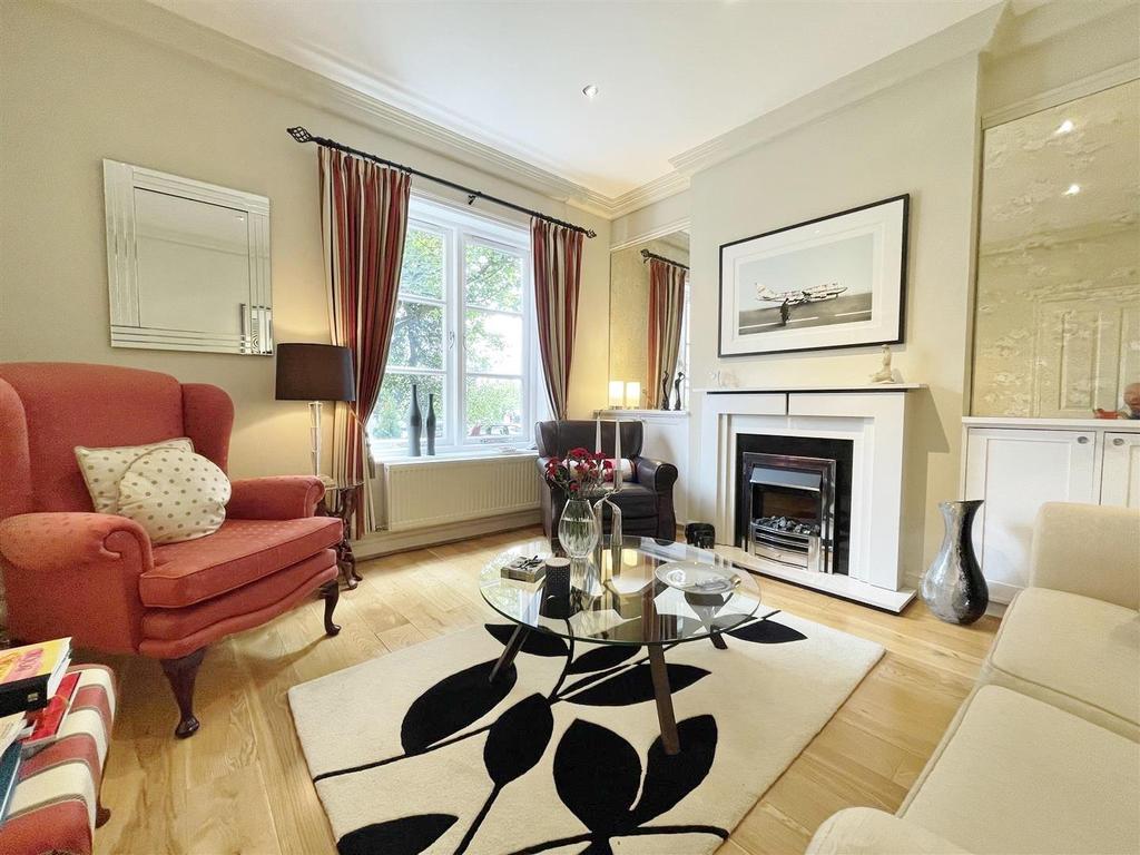 Front sitting room