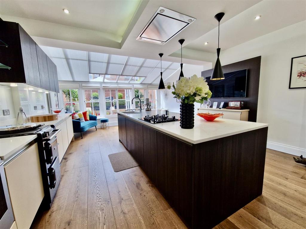 Dining kitchen