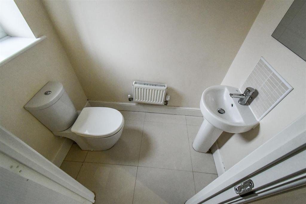 Cloakroom/Wc