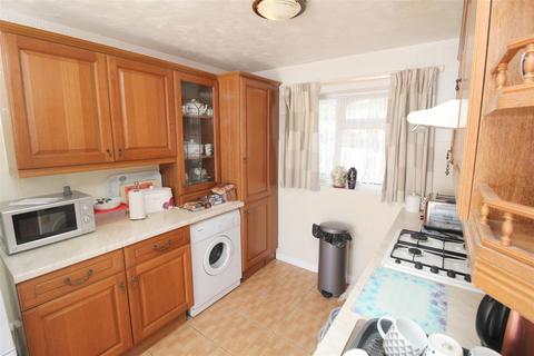 38 Buckingham Gate, Eaglestone, Milton Keynes, MK6 5AA