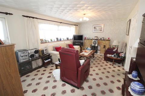 38 Buckingham Gate, Eaglestone, Milton Keynes, MK6 5AA