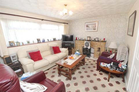 38 Buckingham Gate, Eaglestone, Milton Keynes, MK6 5AA