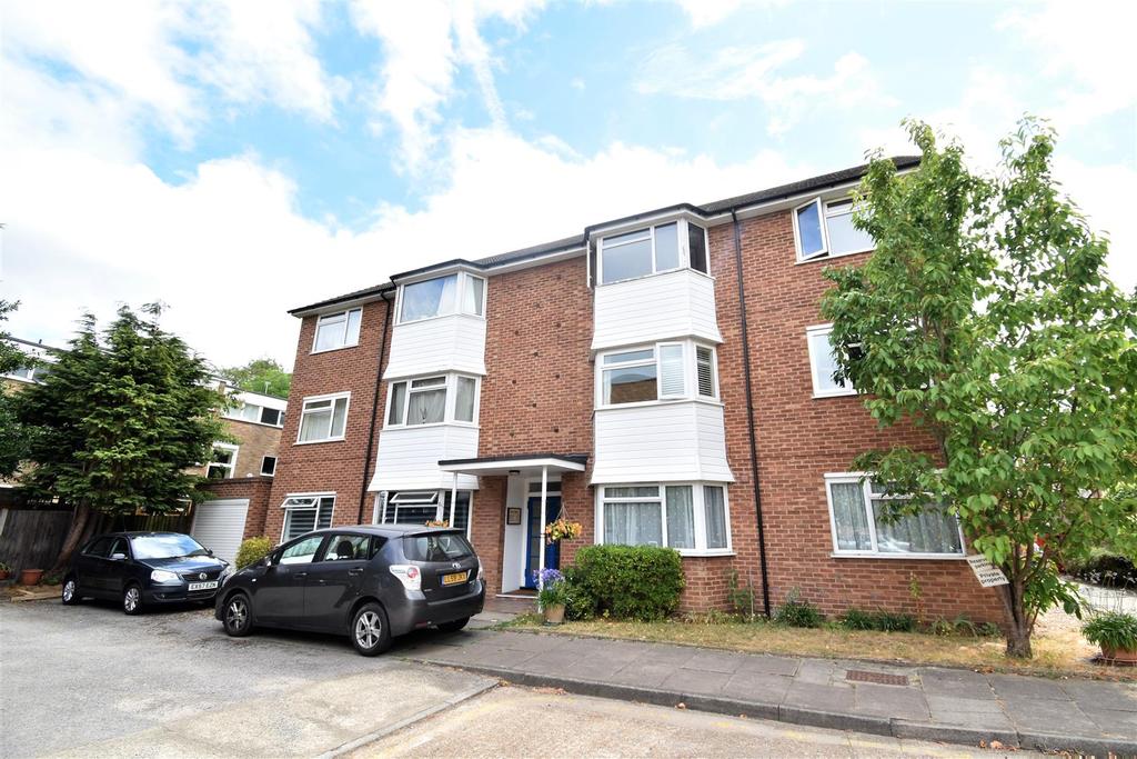 Oak Hill, Surbiton 2 bed flat £1,425 pcm (£329 pw)