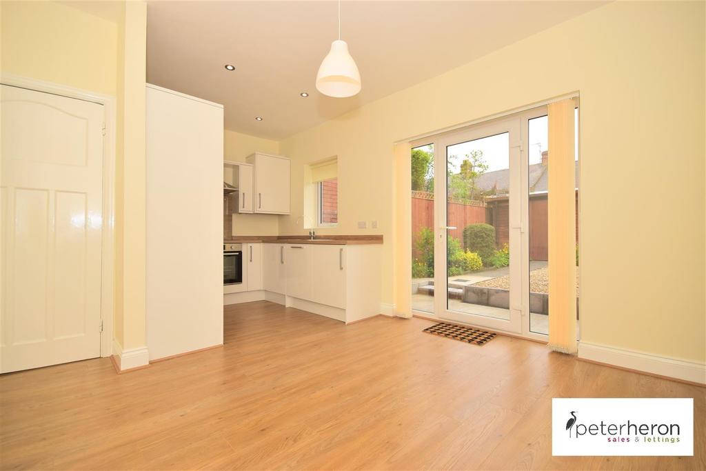 Mount Road, Sunderland 3 bed terraced house £725 pcm (£167 pw)