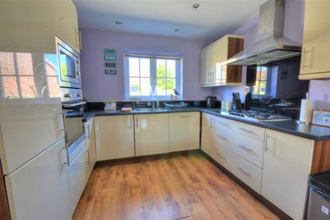 3 bedroom terraced house for sale - Sunrise Drive, The Bay, Filey