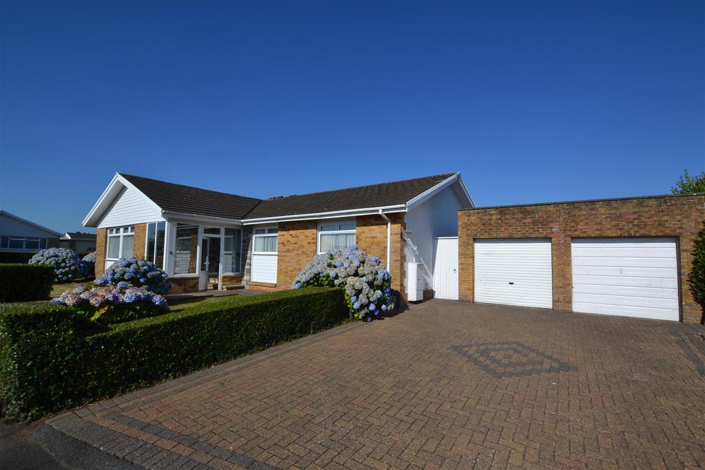 Ramsey Drive, Milford Haven 3 bed detached bungalow for sale £250,000
