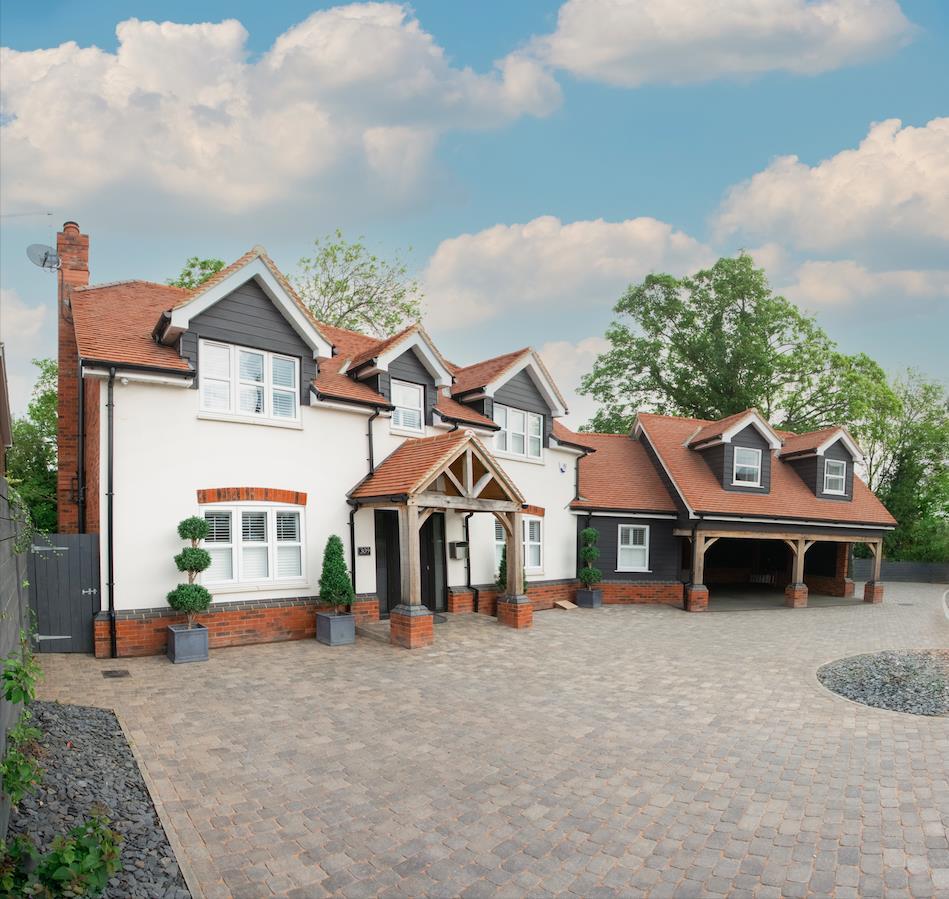 Thundersley Park Road, Benfleet 4 bed detached house £800,000