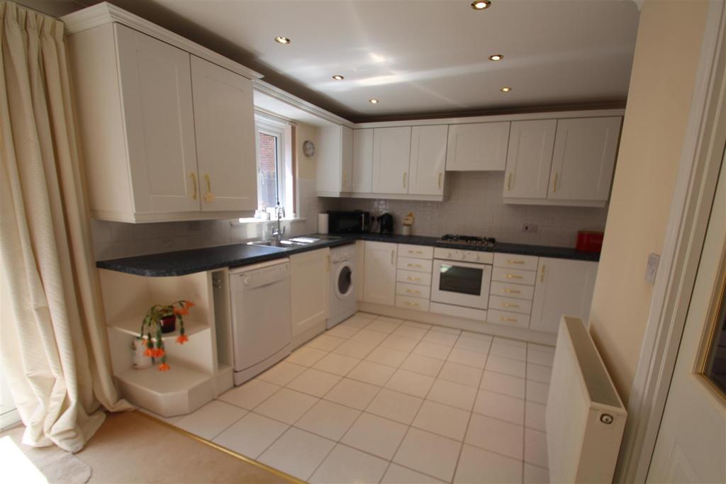 Bouch Way, Barnard Castle 3 bed terraced house £750 pcm (£173 pw)