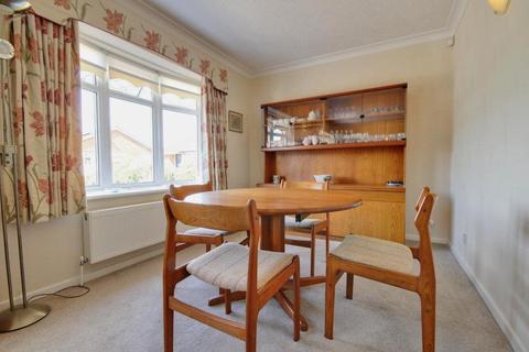 2 bedroom detached bungalow for sale - Fisher Close, Willerby, Hull