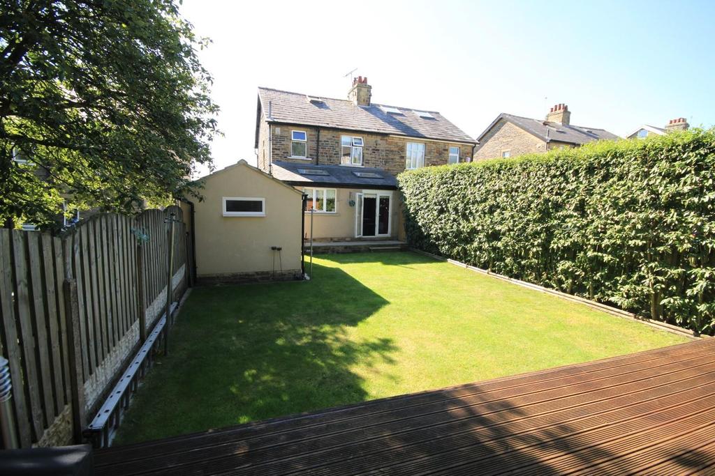 The Avenue, Clayton, Bradford 4 bed semidetached house £250,000