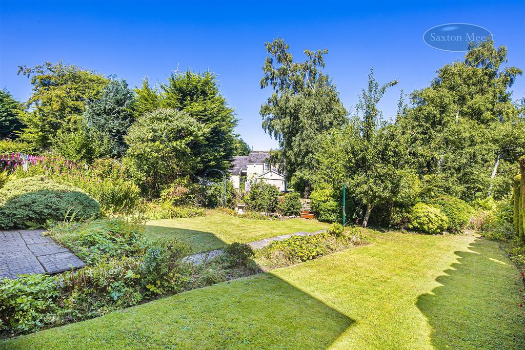 b Avenue, Deepcar, S36 2SX 3 bed detached house £245,000