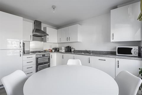 95 Penwethers Crescent, Truro, TR1 3FX