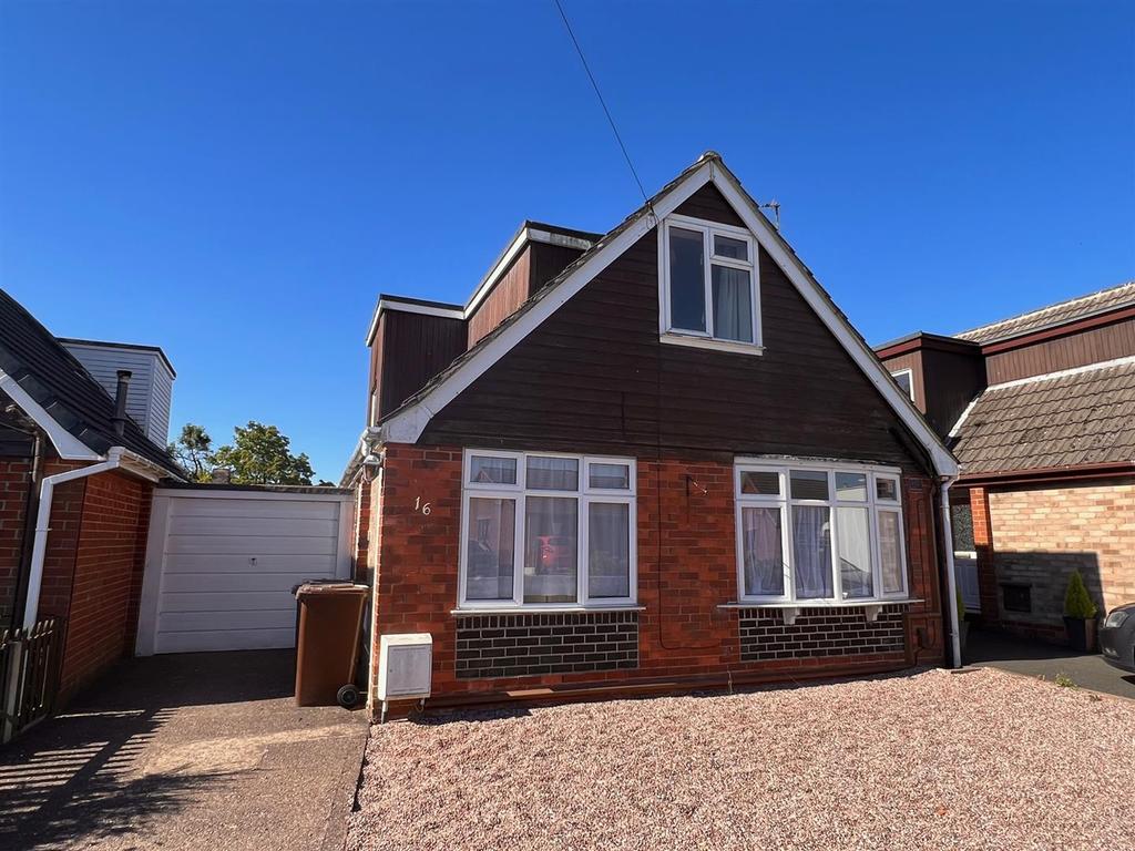 Birch Avenue, Brown Lees 2 bed link detached house £750 pcm (£173 pw)