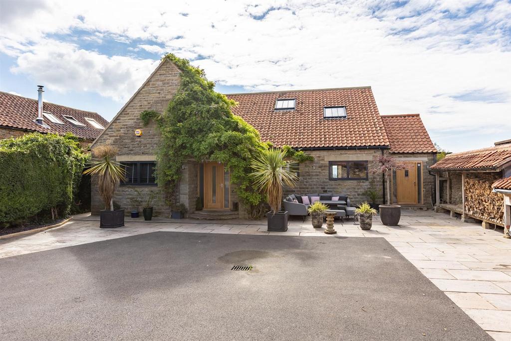 High Moor Croft, Hutton Buscel... 5 bed detached house £1,000,000