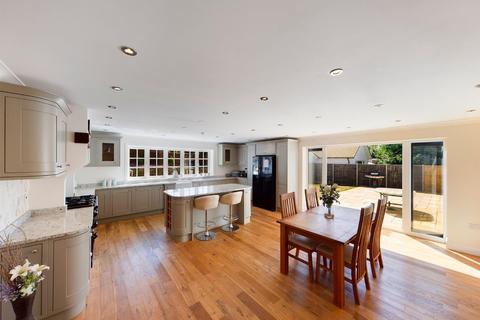 3 Aggate Way, Earls Barton, Northampton, NN6 0EU