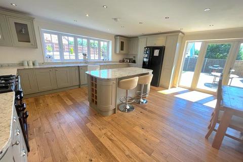 3 Aggate Way, Earls Barton, Northampton, NN6 0EU