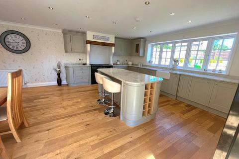 3 Aggate Way, Earls Barton, Northampton, NN6 0EU