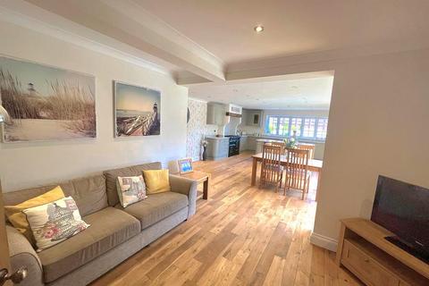 3 Aggate Way, Earls Barton, Northampton, NN6 0EU