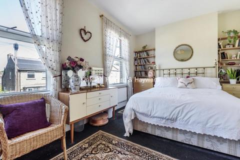 144 Sandhurst Road, London, SE6 1XD