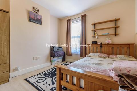 63 Ringstead Road, London, SE6 2BT