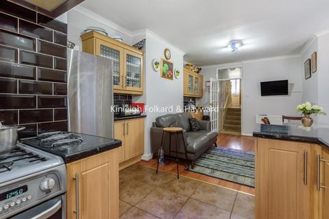 63 Ringstead Road, London, SE6 2BT