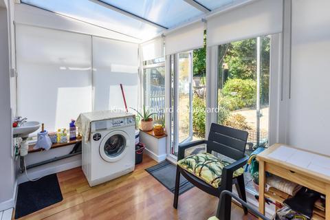 63 Ringstead Road, London, SE6 2BT