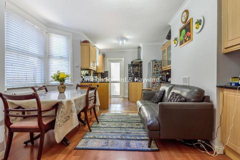 63 Ringstead Road, London, SE6 2BT
