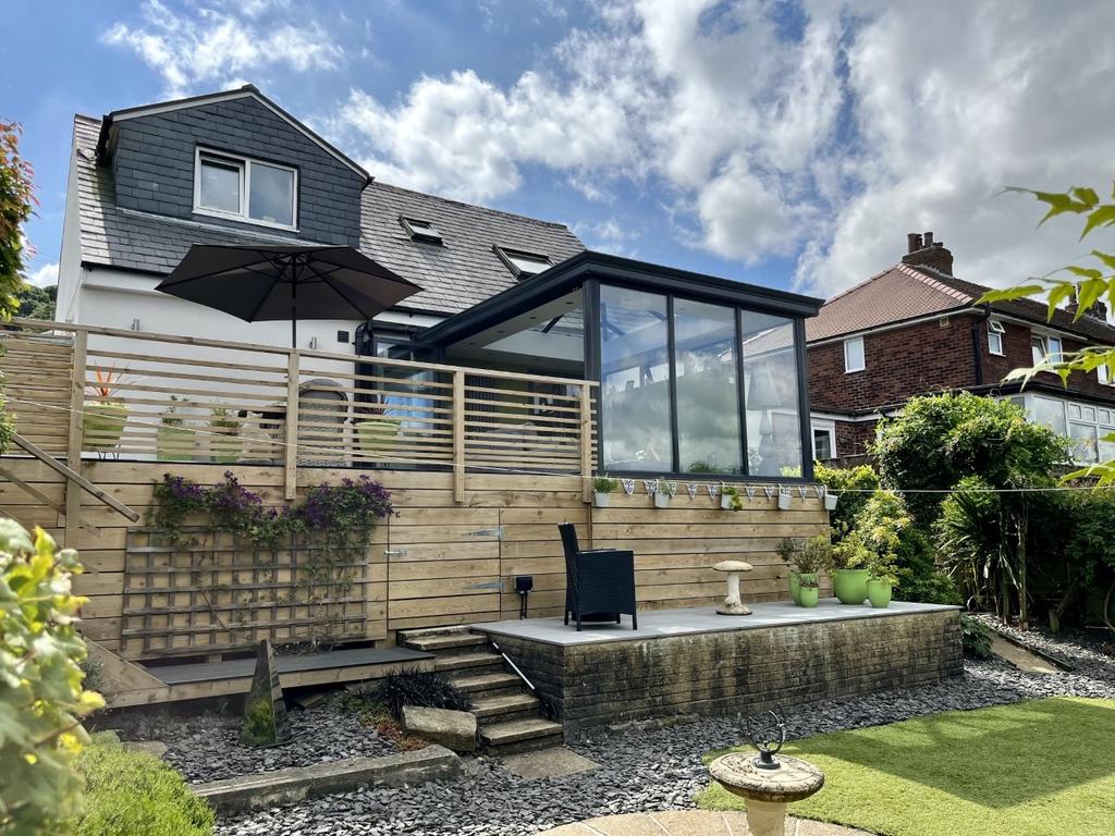 Dale Avenue, Todmorden, OL14 3 bed detached bungalow £420,000