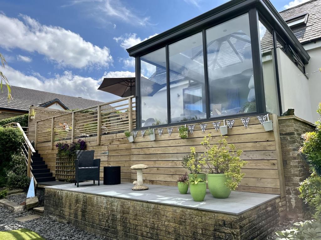 Dale Avenue, Todmorden, OL14 3 bed detached bungalow for sale £420,000