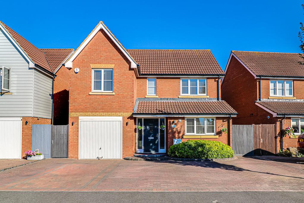 Lower Lambricks, Rayleigh, SS6 4 bed detached house for sale £650,000