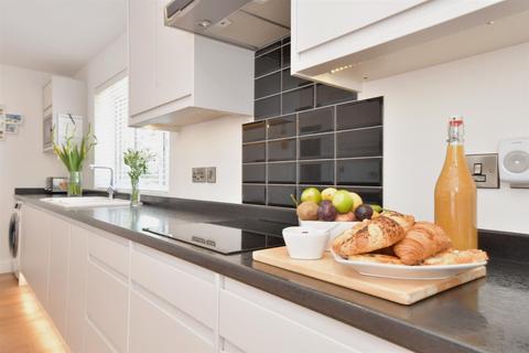 16 Blondell Drive, Bognor Regis, PO21 4BQ