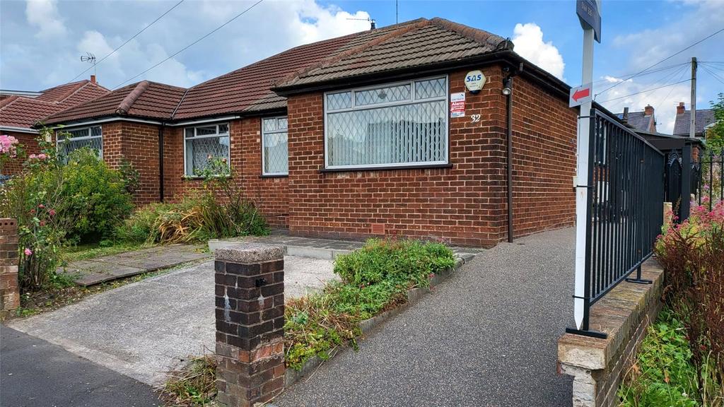 Kelson Avenue, AshtonunderLyne, Greater Manchester, OL7 2 bed