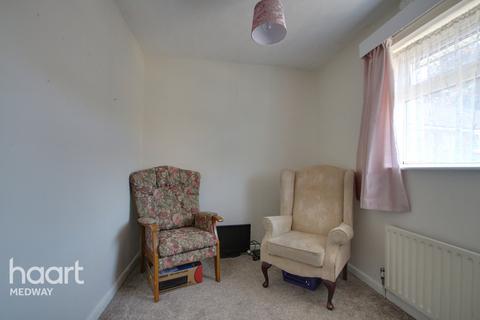 48 Albatross Avenue, Rochester, ME2 2XN