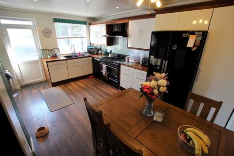 3 bedroom end of terrace house for sale - Rugby Road, Dagenham RM9