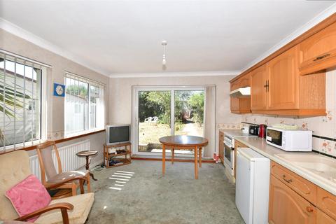 30 Barnes Avenue, Westbrook, Margate, CT9 5EQ