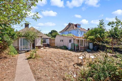30 Barnes Avenue, Westbrook, Margate, CT9 5EQ