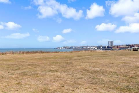 30 Barnes Avenue, Westbrook, Margate, CT9 5EQ