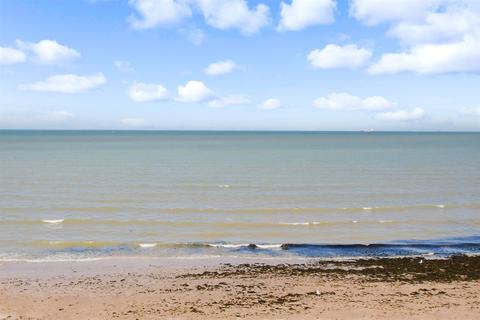 30 Barnes Avenue, Westbrook, Margate, CT9 5EQ
